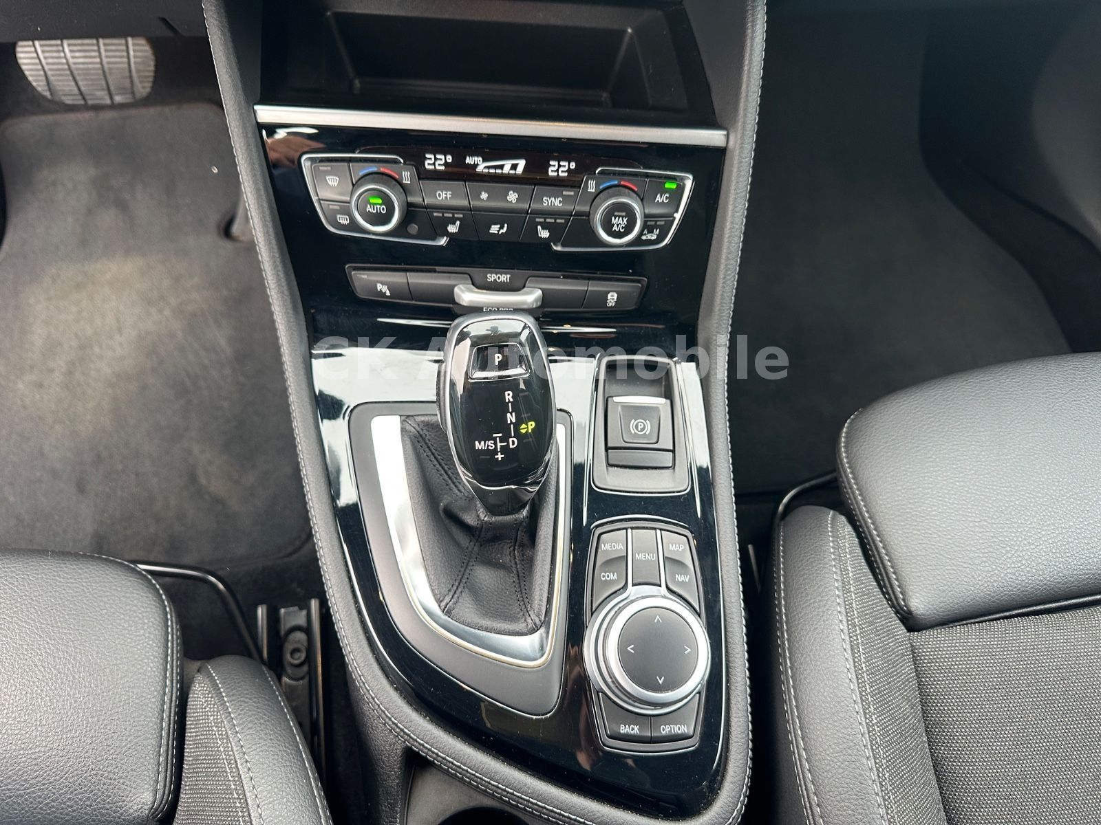 Fahrzeugabbildung BMW 218dxDrive Active Tourer M-Sport/Shadow-Line/LED