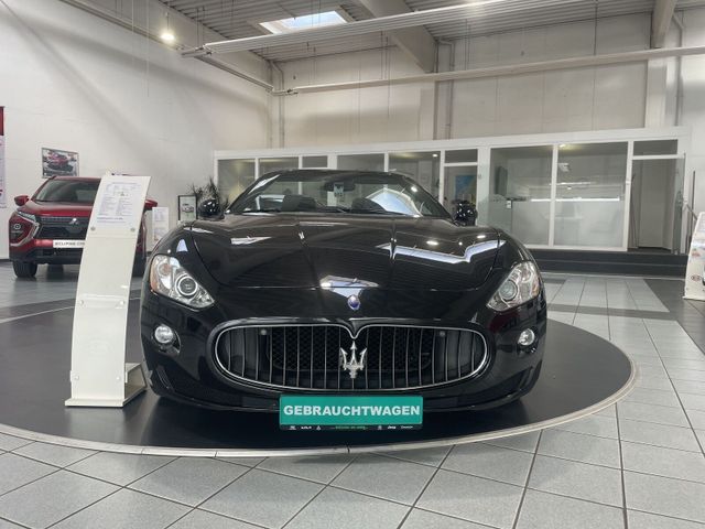 Maserati GranCabrio 4.7 V8 Automatik - Deutsches Modell