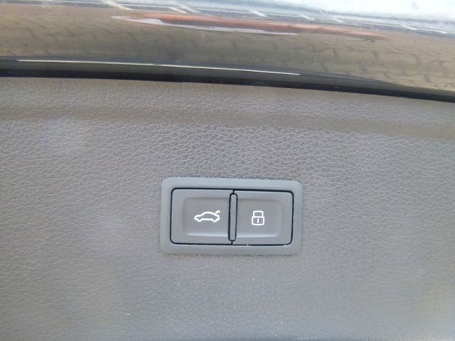 Fahrzeugabbildung Audi Q5 40 TDI quattro >AUT/AHK/NAV/PANO/SHZ<