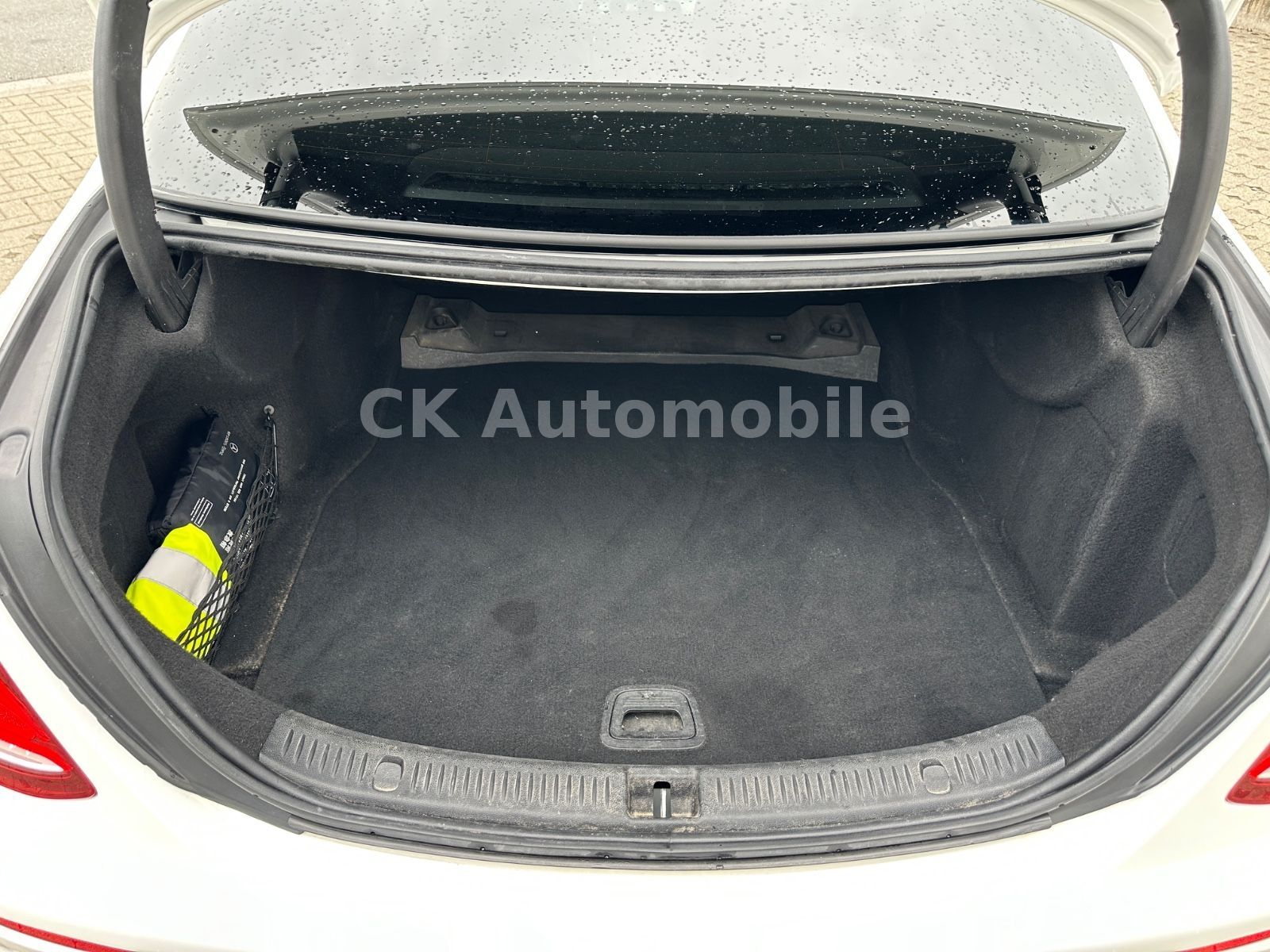 Fahrzeugabbildung Mercedes-Benz E 300 Lim. AMG-Line/Navi/Leder/Kamera/Burmester
