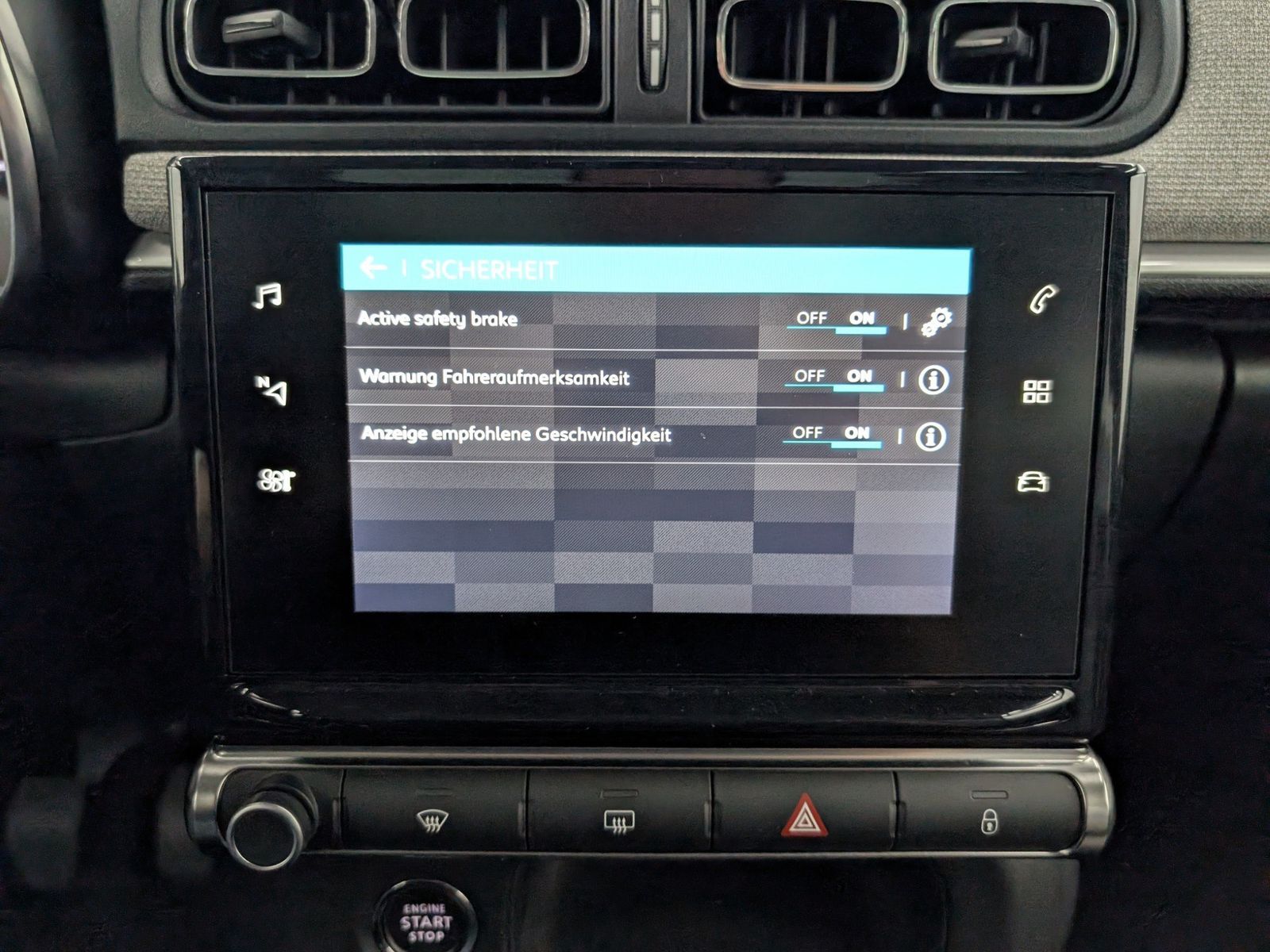 CITROEN C3  1.2 PureTech Shine Navi Pano NUR GEWERBE – Bild 27