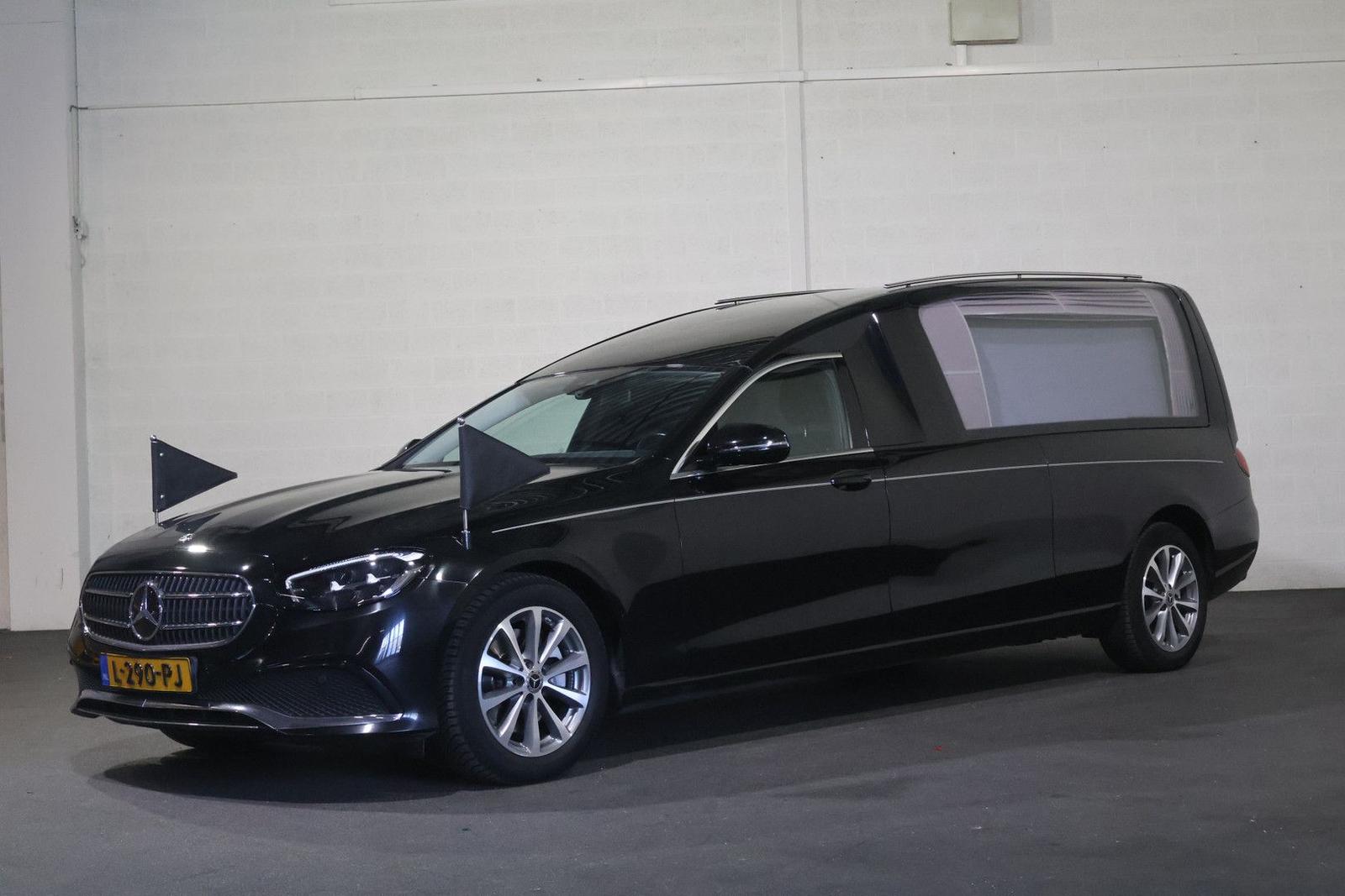 Mercedes-Benz E 200 T Bestattungswagen Leichenwagen