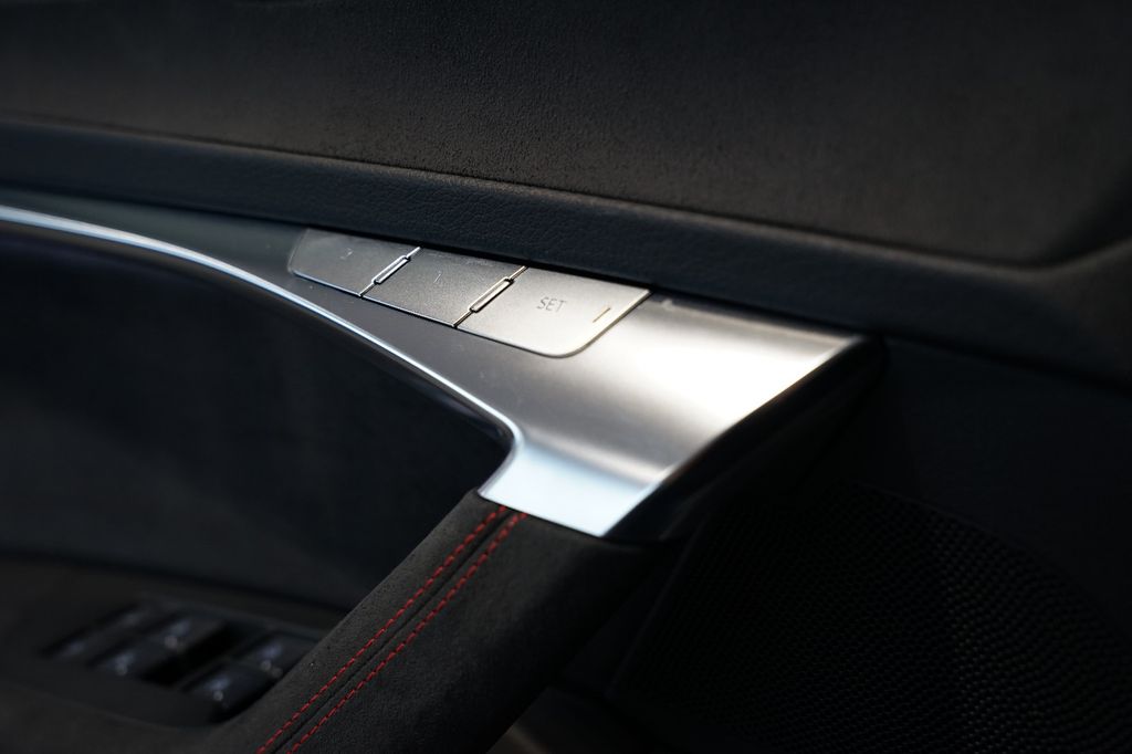 AUDI RS6 performance | RS-Designpaket+ | Pano | HuD AUDI RS6 performance | RS-Designpaket+ | Pano | HuD