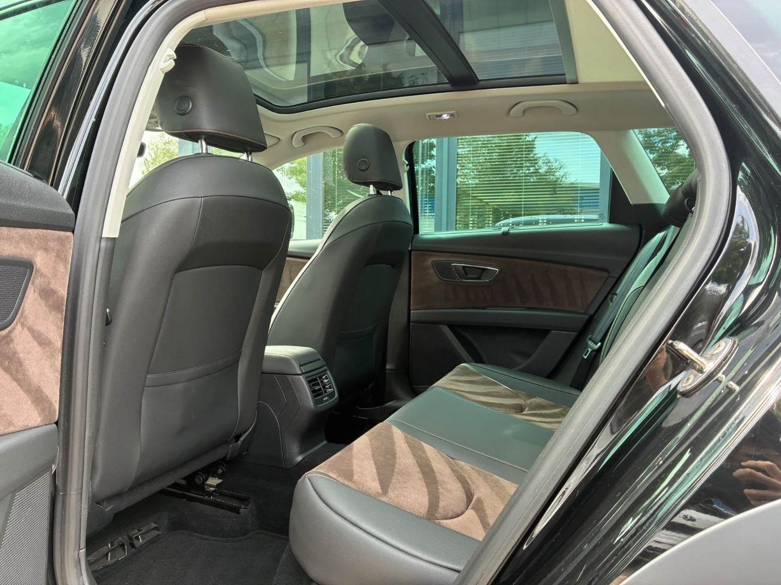SEAT Leon Leon ST 2,0 TDI  X-Perience 4Drive*Panorama*LED*, Ansicht 8