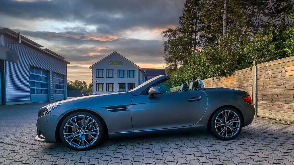 Image of Mercedes-Benz SLC 300