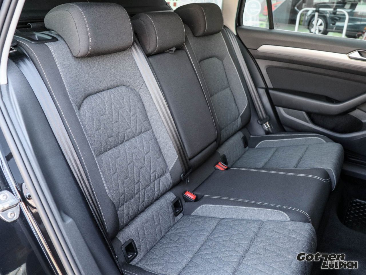 Fahrzeugabbildung Volkswagen Passat Variant 2,0TDI Business DSG AHK Bluetooth