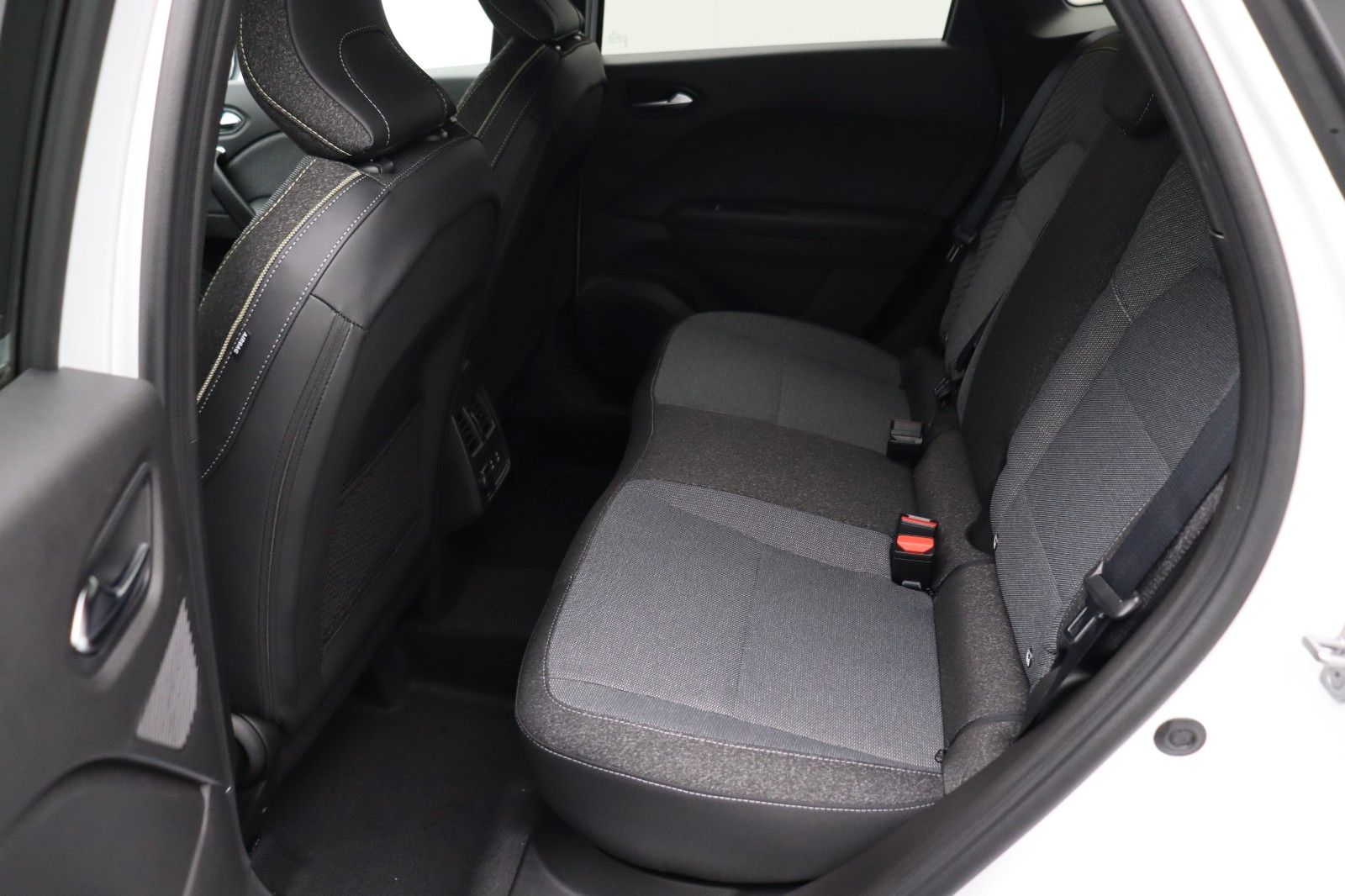 Fahrzeugabbildung Mitsubishi Grandis 1.3 Turbo Mildhybrid Intro Edition DCT