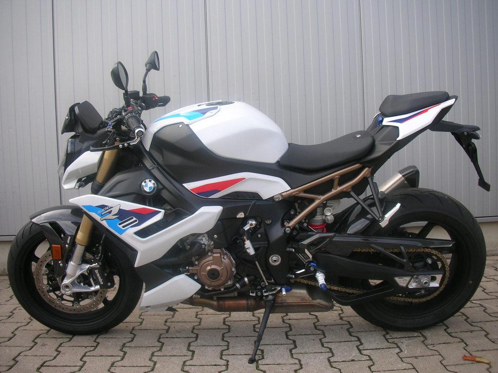 BMW S1000R M-CARBON-FÄSTEILE PAKET