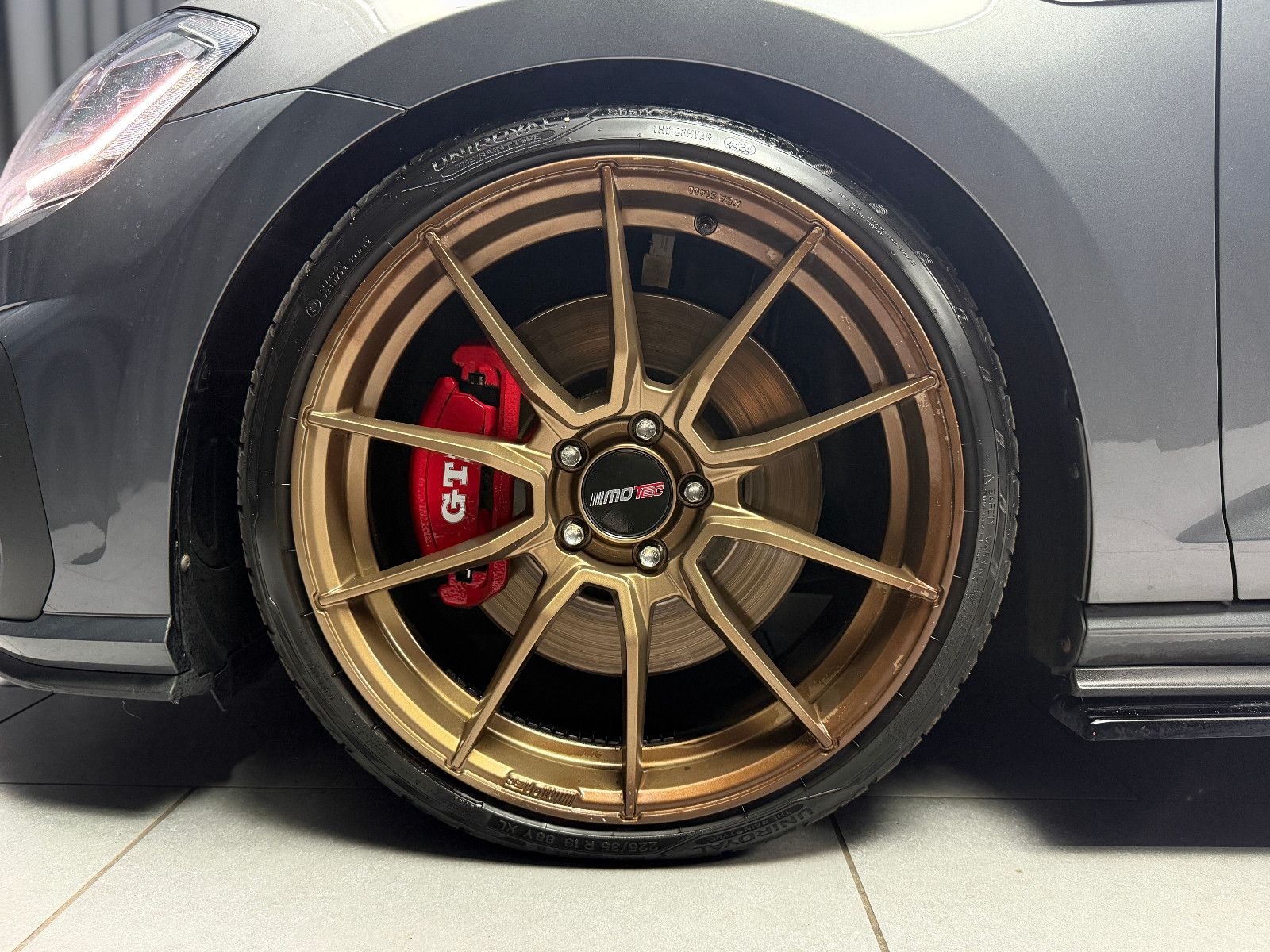 Fahrzeugabbildung Volkswagen Golf VII GTI Performance |APR|DSG|LED|MAXTON