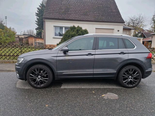 Volkswagen VW Tiguan 2.0TDI /240PS Allrad/AHK/LED