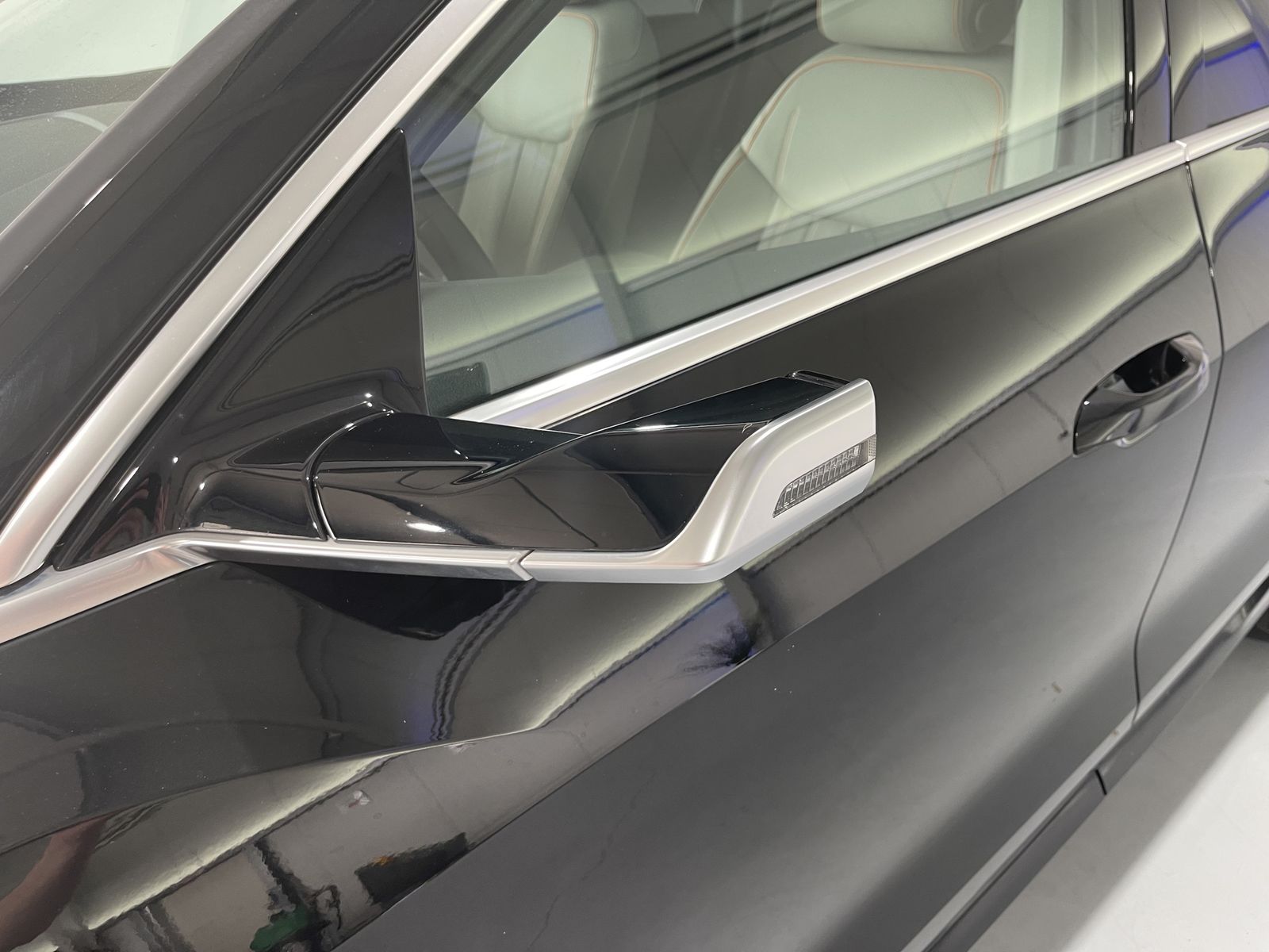 Fahrzeugabbildung Audi e-tron 55 Quattro*S-line*22°zoll*HUD*Leder*Cam*
