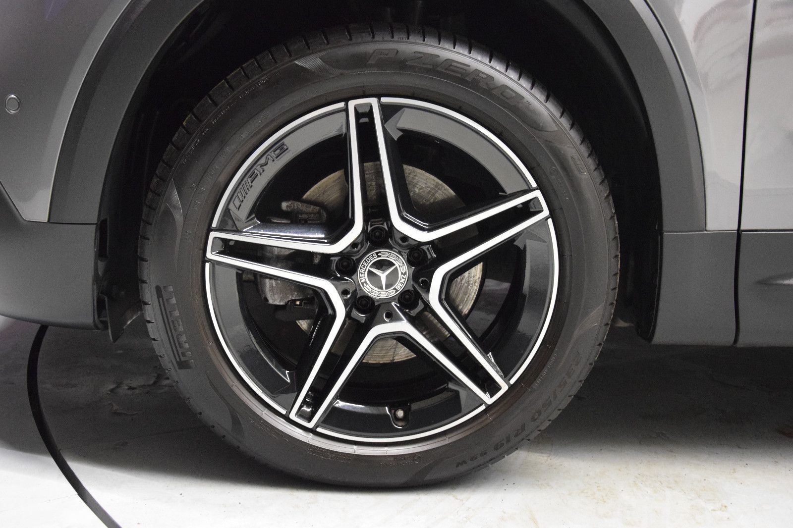 Fahrzeugabbildung Mercedes-Benz GLB 200 AMG Line 7Sitze Pano Ambi Widescreen AHK