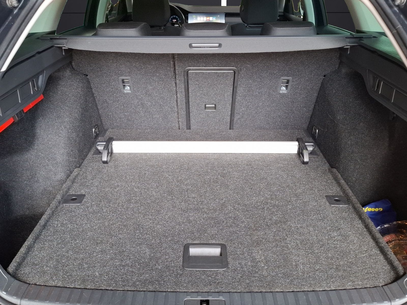 Fahrzeugabbildung SKODA Octavia Combi TDI Ambition LED Navi ACC PDC SH