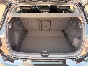 Volkswagen Golf Lim. 1.5 eTSI 150PS Energy, LED, KAMERA