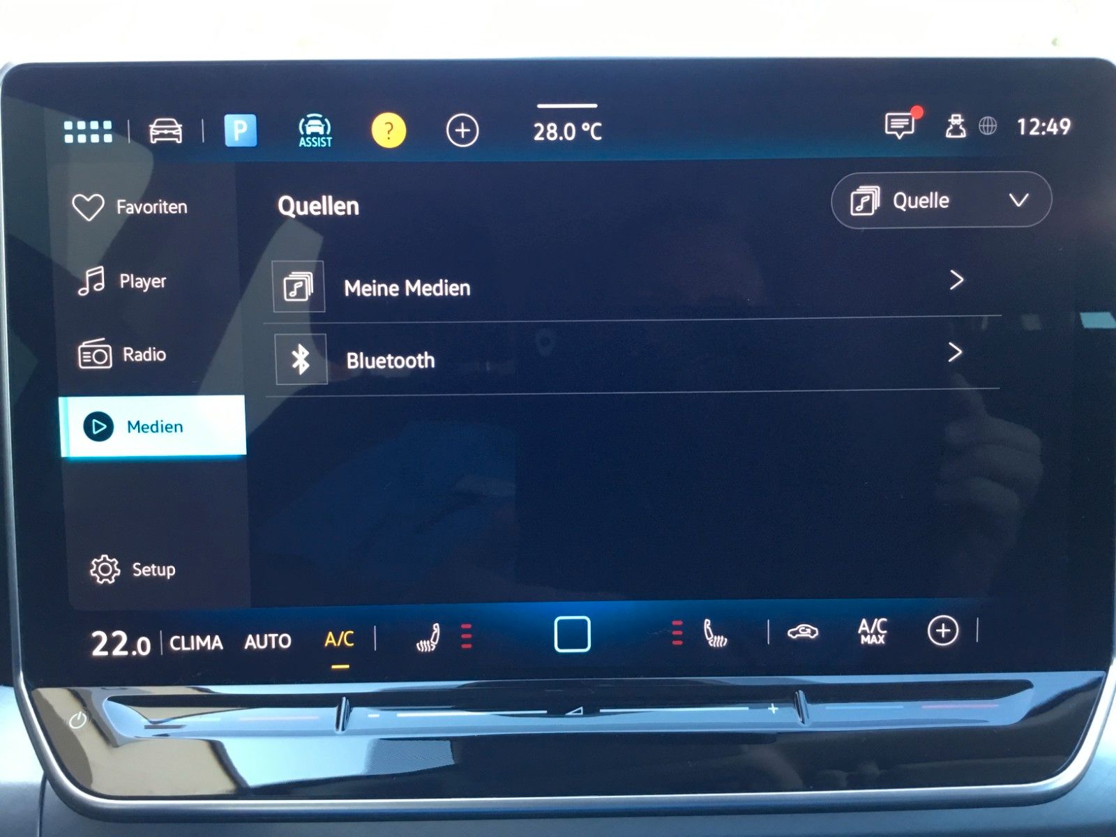 Fahrzeugabbildung Volkswagen Golf 1.5 eTSI DSG Life+AHK+LED+Kamera+Navi