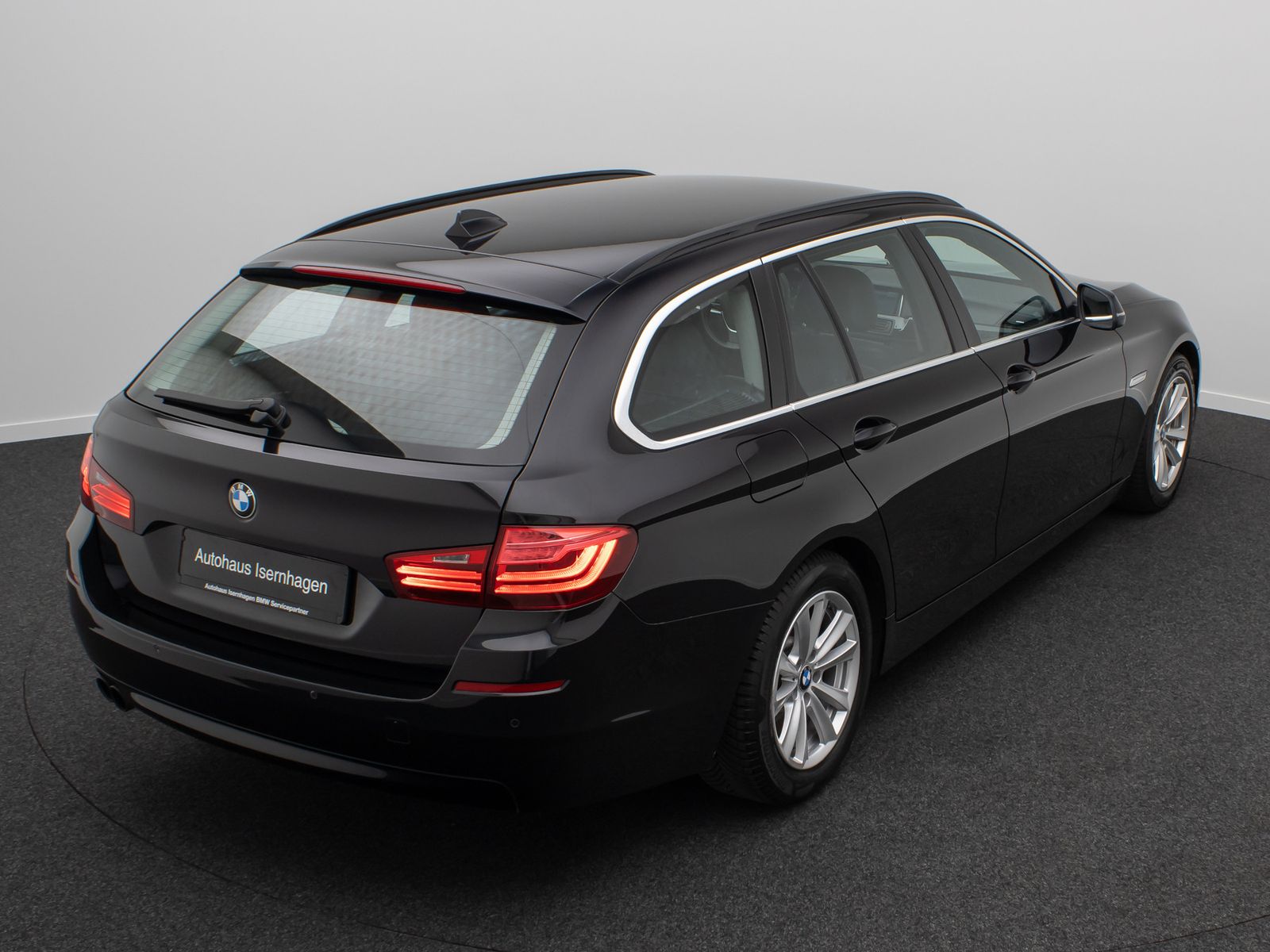 Fahrzeugabbildung BMW 530d NaviProf GeschwindigReg PDC Bi-Xenon Leder