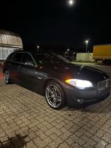 BMW 5er_525d_3.0 Diesel_F11_TOP - BMW 525 in Rostock