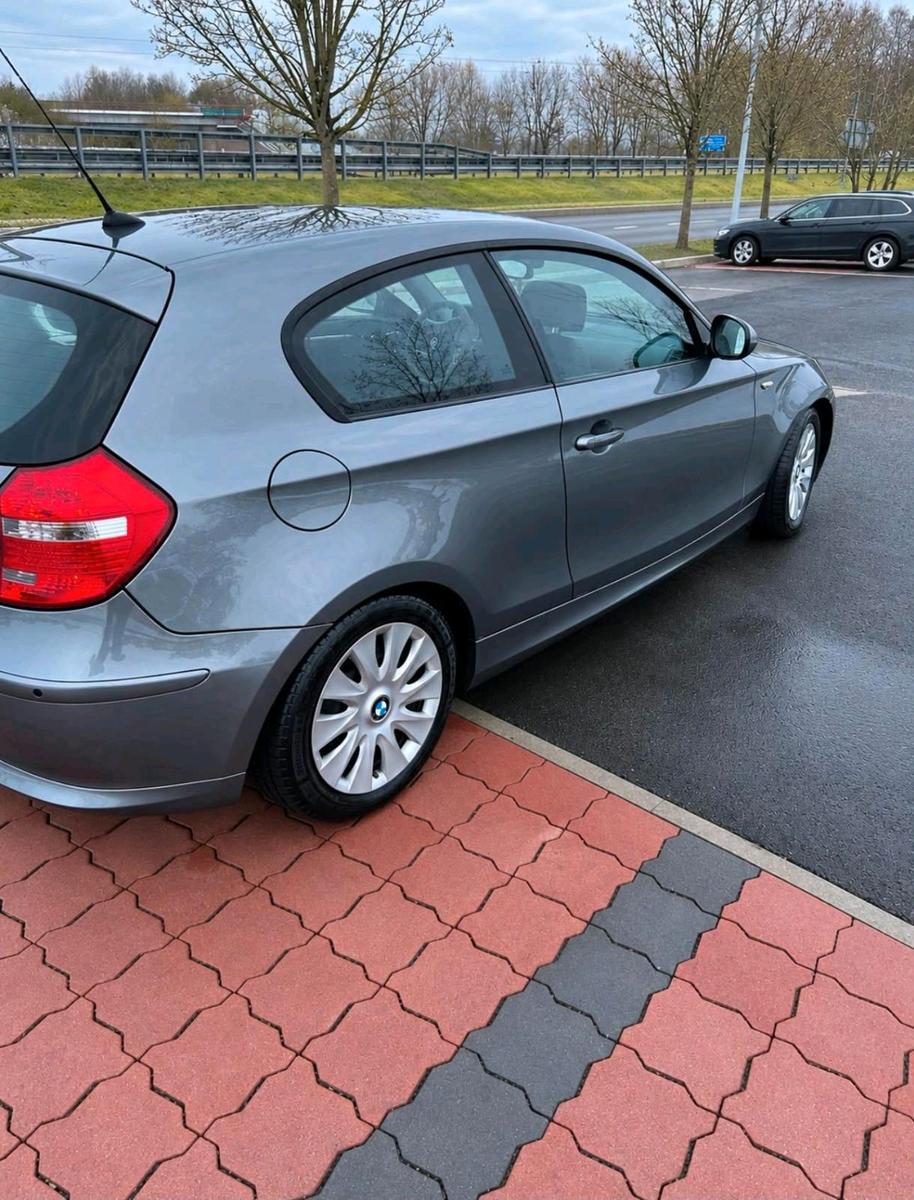 BMW 116 2011 — engine