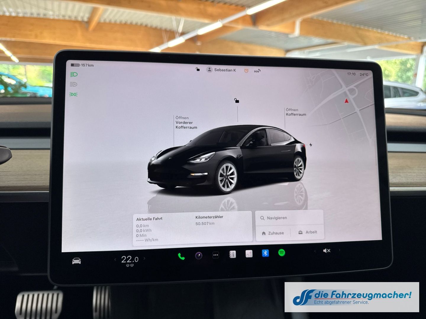Fahrzeugabbildung Tesla Model 3 Basis RWD Soundsystem ACC El. Heckklappe