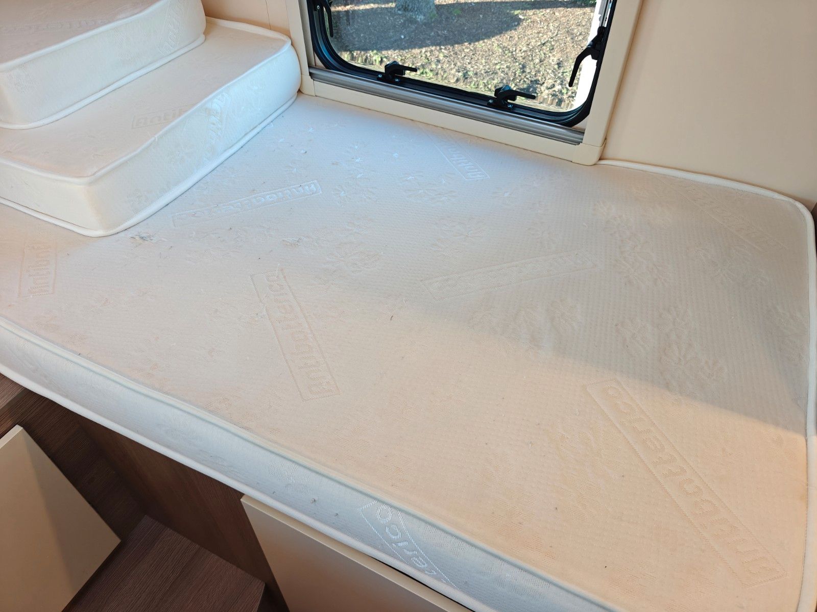 Fahrzeugabbildung XGO Dynamic 99 P + Hubbett, Solar, SAT, TV, Markise