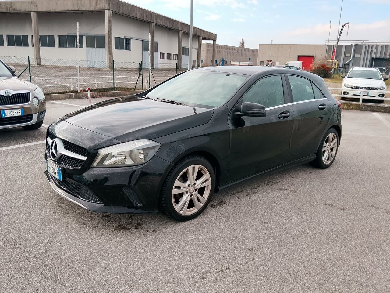 MERCEDES-BENZ A 180
