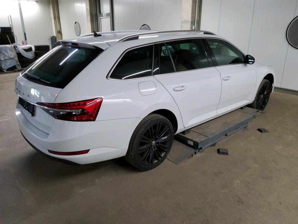 Fahrzeugabbildung SKODA Superb Combi 2.0 TSI Style/AHK/KAMERA/ACC/LED/