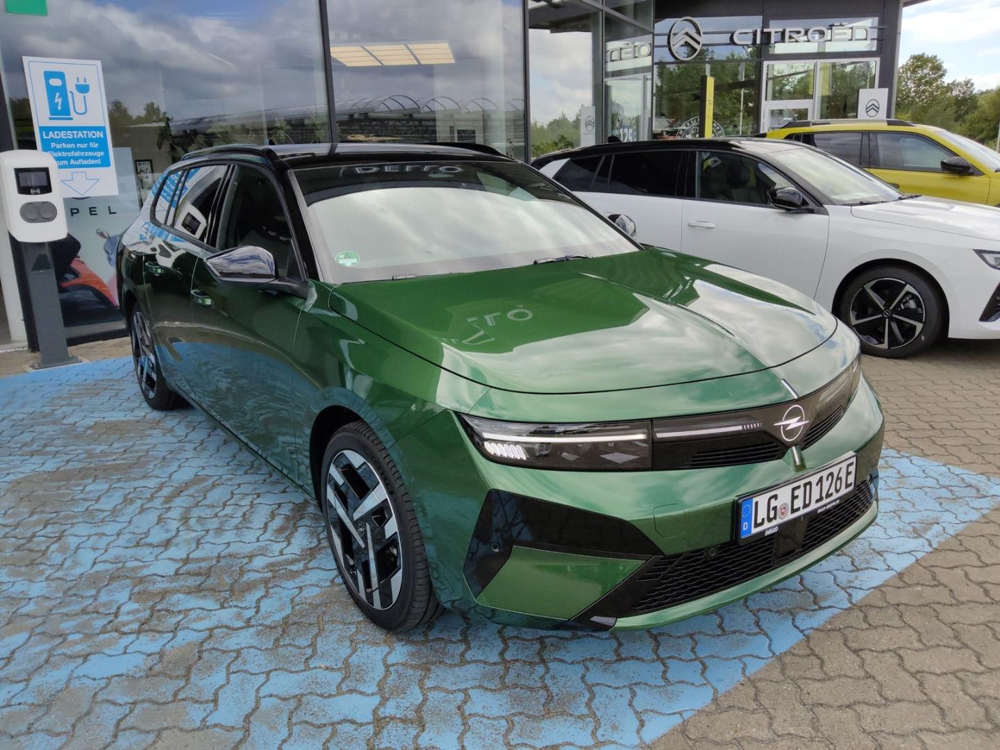 Opel Astra Electric ST Ultimate 58kWh NEUES MODELL AH