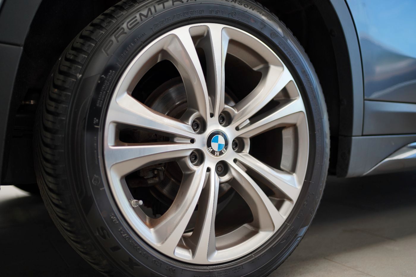 Fahrzeugabbildung BMW X1 xDrive 18d Sport Line +AHK+Park-& Drivingassi