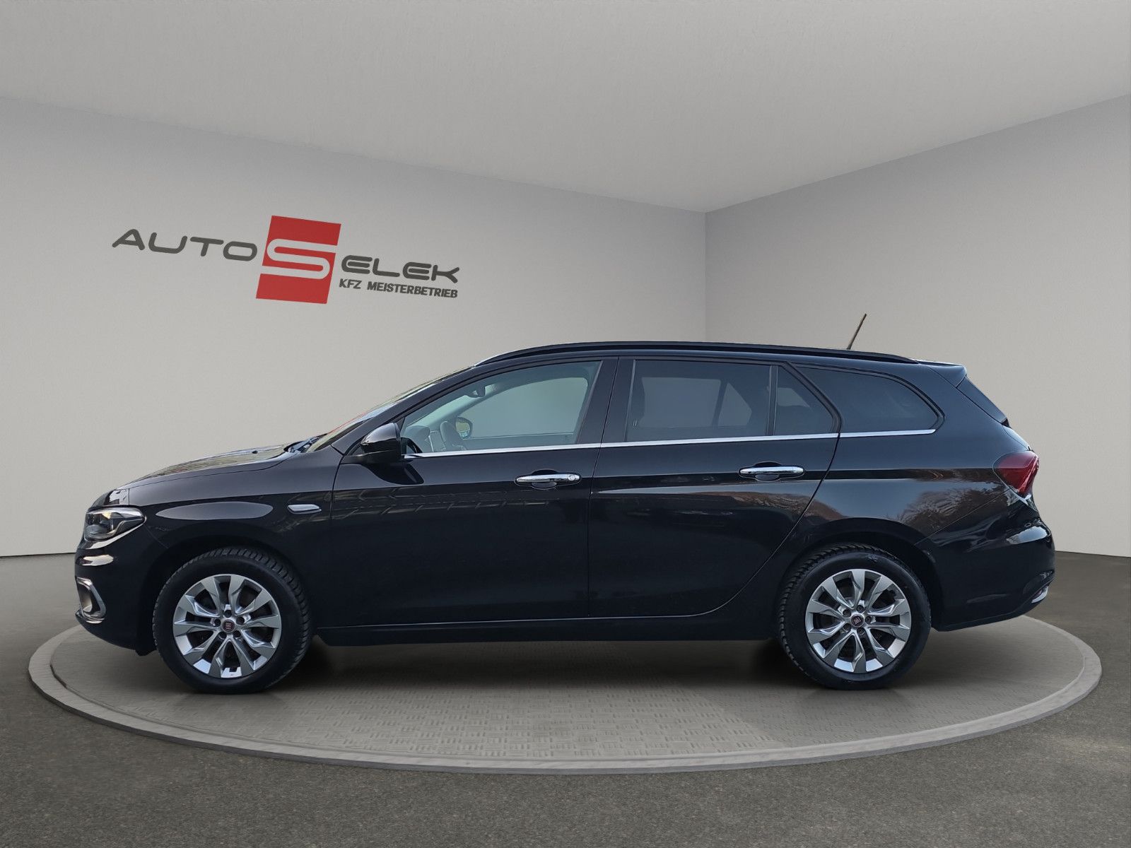 Fahrzeugabbildung Fiat Tipo Lounge Automatik Kamera LED  Navi  PCD