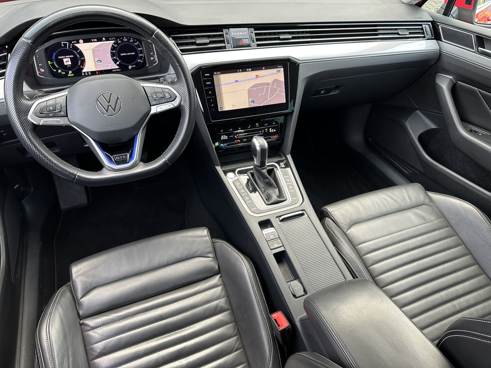Fahrzeugabbildung Volkswagen Passat Variant GTE R-Line NAV+IQ-LIGHT+AHK+360°