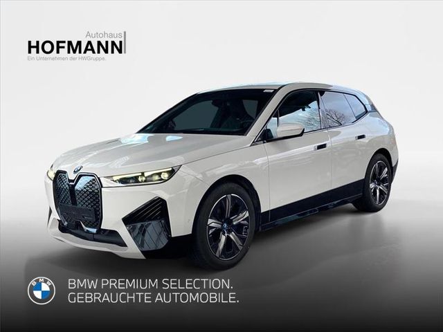 BMW iX xDrive40 NEU bei BMW Hofmann