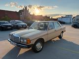 Mercedes-Benz 230E W123 Automatik top Zustand - Mercedes-Benz 230 Gebrauchtwagen in Berlin