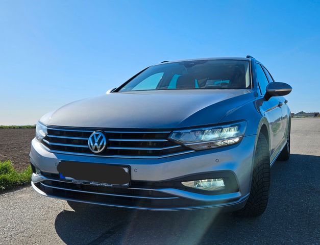 VW Passat Variant 2.0 TDI SCR DSG Business Vari...