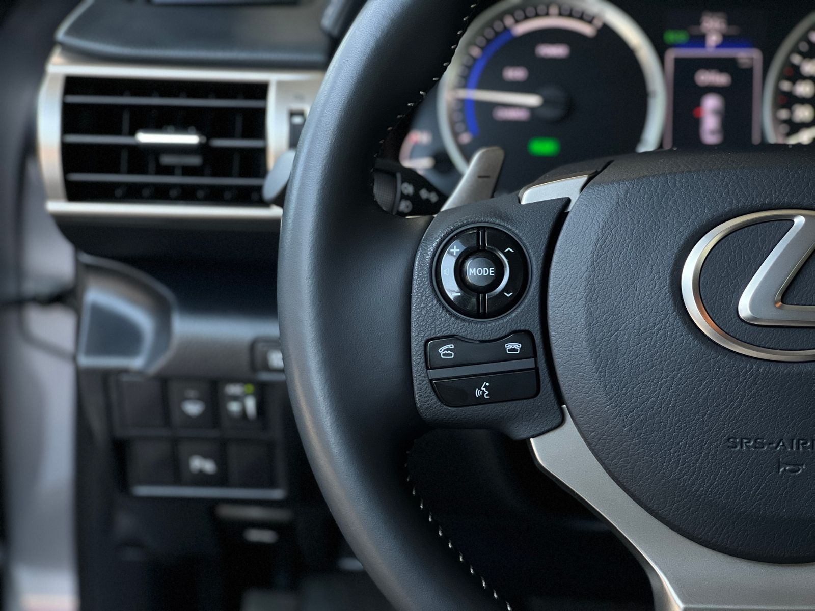 Fahrzeugabbildung Lexus IS 300h Executive Line LED NAV SHZ