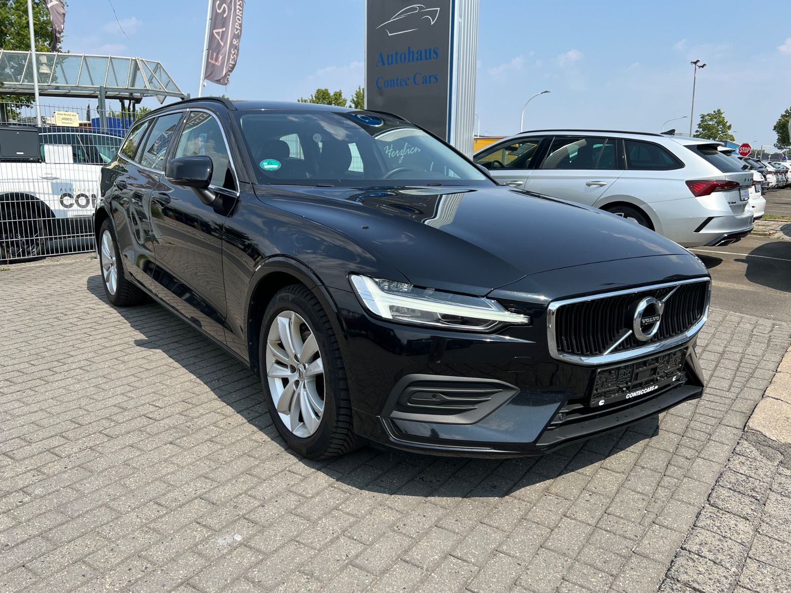 Volvo V60 B4 Kombi Core Parkassistent+Sitz Komfort imagem 3