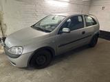 Opel Corsa C - Opel Corsa aus 2000 mit Benzin-Antrieb: Kleinwagen