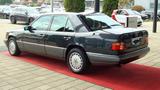 Mercedes-Benz E 420 - Mercedes-Benz E 420 mit Benzin-Antrieb