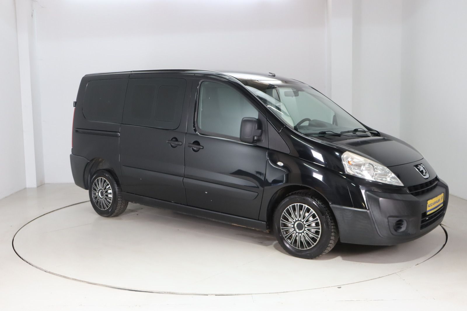 Fahrzeugabbildung Peugeot Expert Tepee 1.6HDI COOL 8 Sitzer