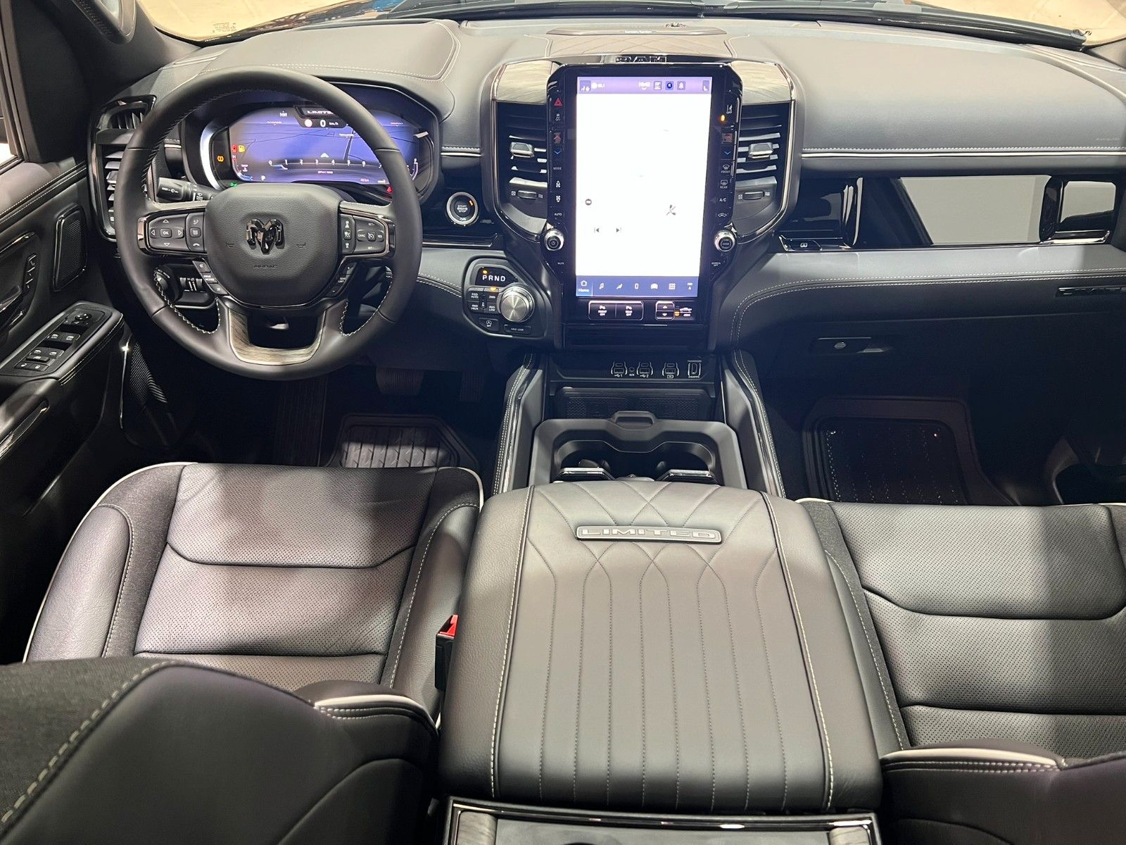 Fahrzeugabbildung Dodge RAM 1500 Limited Night  H/O 3.0L