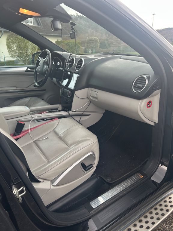 Mercedes-Benz ML 300