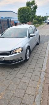 Volkswagen VW passat 3C 1.6L  2011 - Volkswagen Passat mit Diesel-Antrieb: Limousine, 1.3