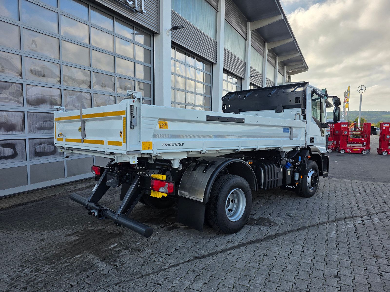 Fahrzeugabbildung Iveco Eurocargo ML160E32 4x2 Kipper, Klima, 2 x AHK