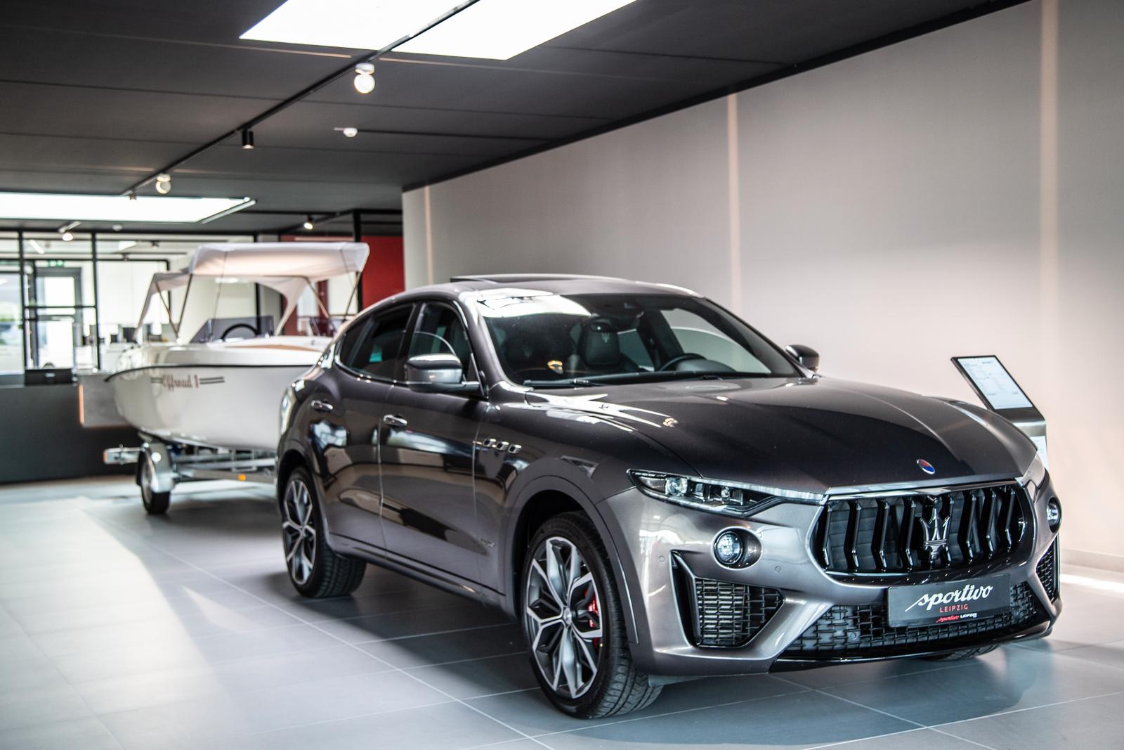 showroom-image-bottom