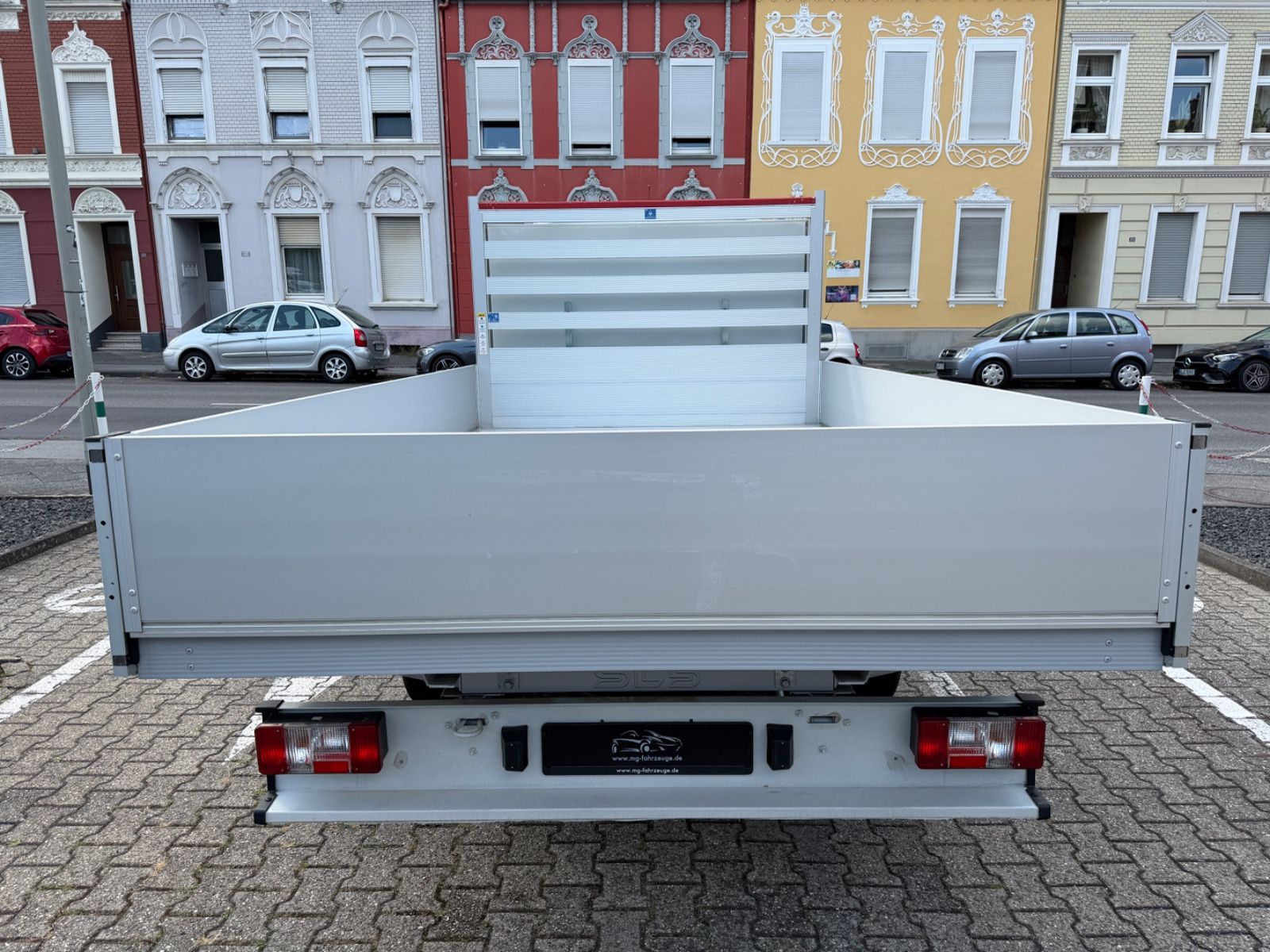 Fahrzeugabbildung Maxus DELIVER9 DREISEITENKIPPER L4 LUXURY LED NEUWAGEN