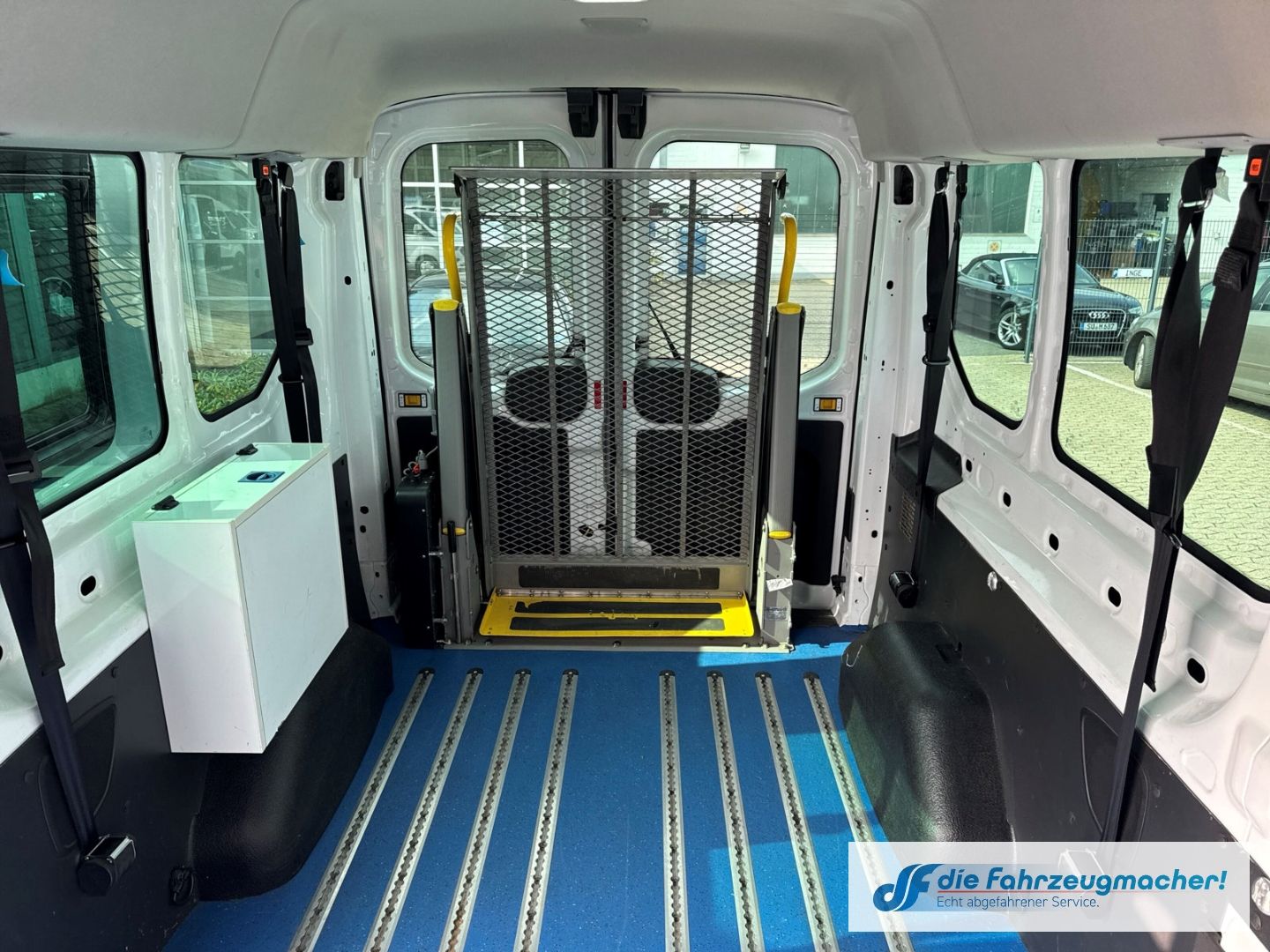 Fahrzeugabbildung Ford Transit Kombi 350 L3 Trend 2.2 TDCi DPF *EXPORT