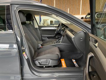 Volkswagen Passat Variant  *1.HAND*NAVI*APS*AHK*LED*SMARTL*