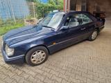 Mercedes-Benz 220 CE, Automatik, Leder, Schiebedach, 1. Hand - Mercedes-Benz 220 Gebrauchtwagen