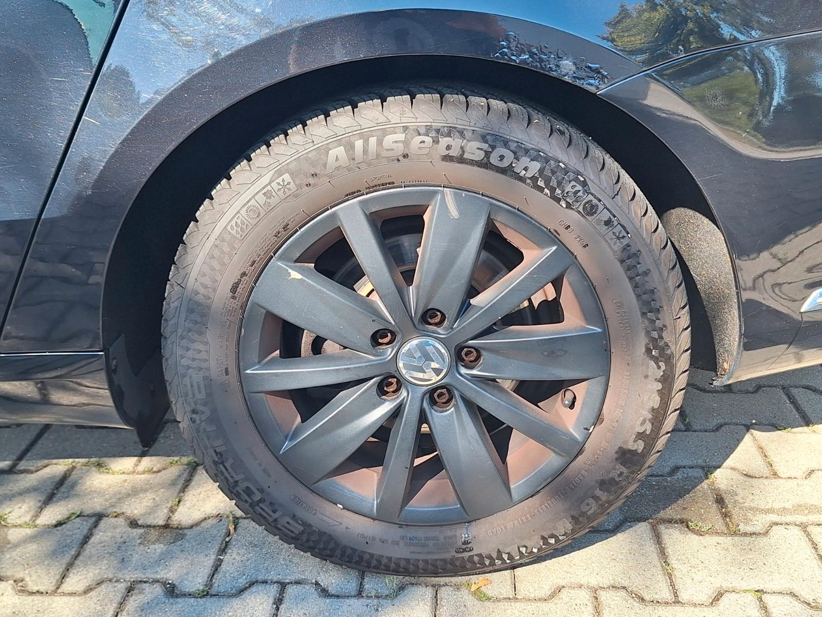 Volkswagen Passat 2012 — photo 10