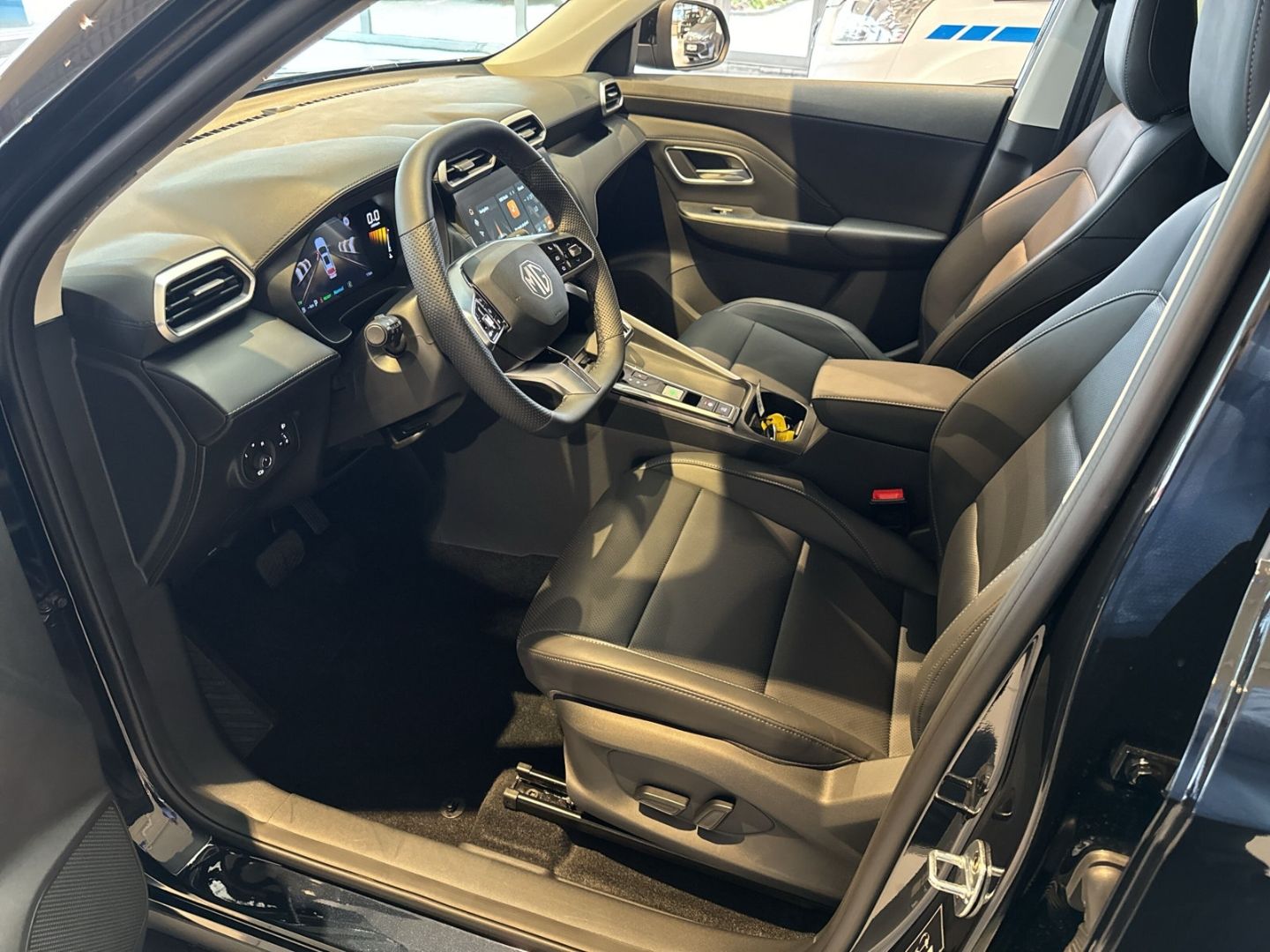 Fahrzeugabbildung MG ZS HEV Luxury Sonderfinanzierungsangebot