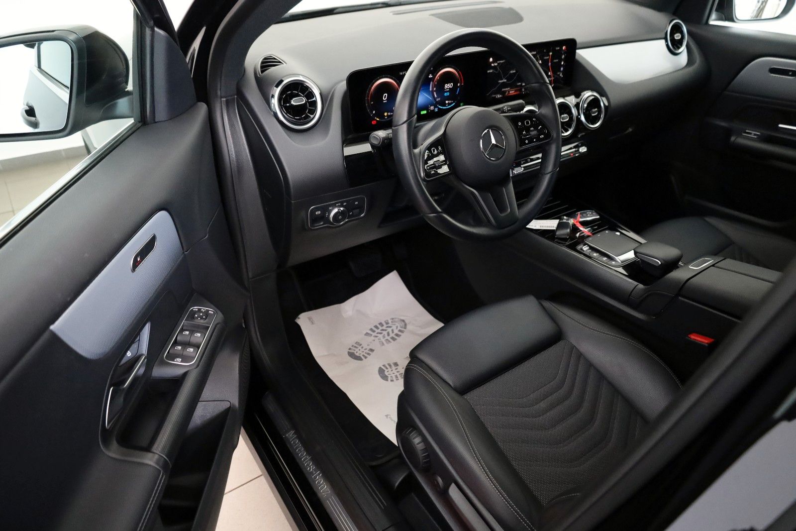 Fahrzeugabbildung Mercedes-Benz GLA 250 e Style, T.Leder, Navi ,LED, SH,Kamera